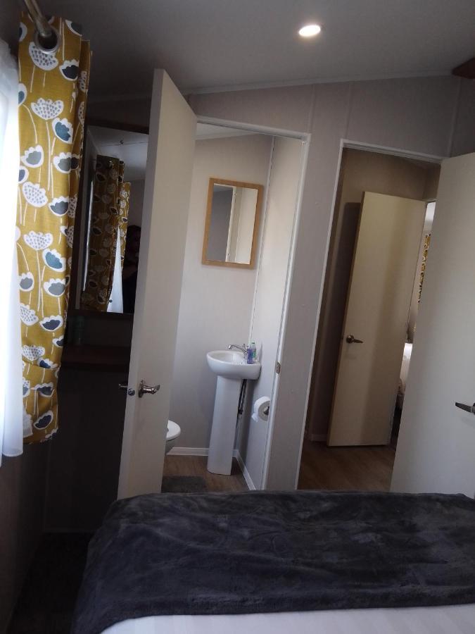 3 Bed ,Sleeps 8 Caravan California Cliffs Holiday Park Scratby Exterior photo